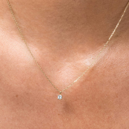 Round Petitie Solitaire Pendant