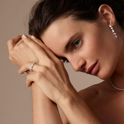 Single Shared Prong Marquise Band