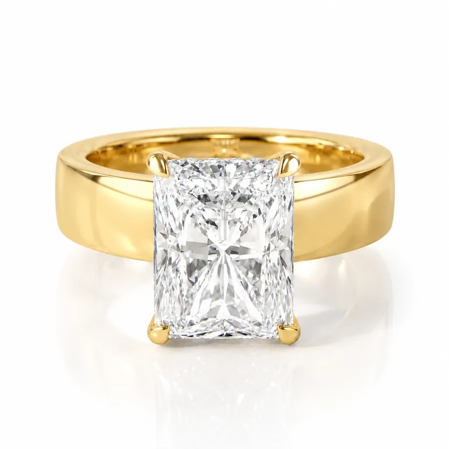 The Empress — Radiant engagement ring in yellow gold